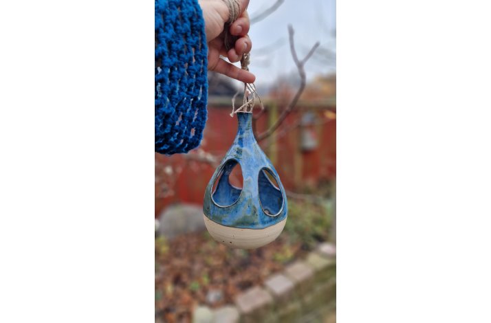 Fuglefoder klokke (bird feeder)