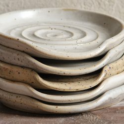 Spoonrest / Skeholder (hvid med lava pletter)