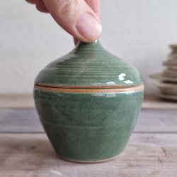 Lille krukke med lg (sgrn)