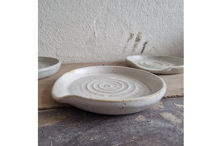 Spoonrest / Skeholder (hvid med lava pletter)