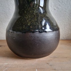 Sort vase