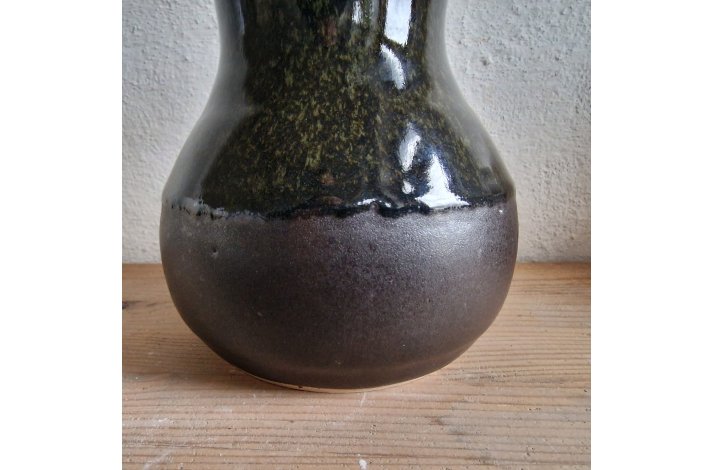Sort vase