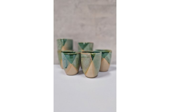 Lyse bl-grnne krus uden hank 