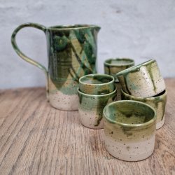 Gr�nne kander med lava-pletter