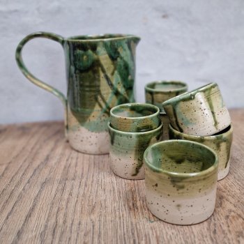 Gr�nne kander med lava-pletter