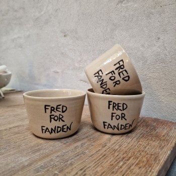 Krus med tekst u. hank - hvid 