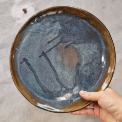 Store fade / tallerkener i blbrune nuancer