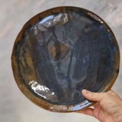 Store fade / tallerkener i blbrune nuancer