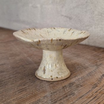 Smykkefad p fod  hvid med nister