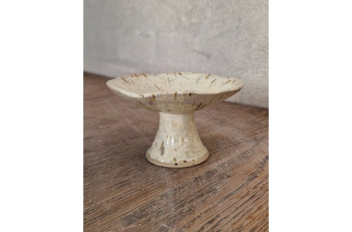 Smykkefad p fod  hvid med nister