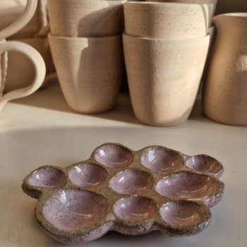 Bobleformet Smykkeholder  lyserd med pletter