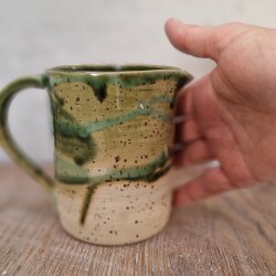 Grnne kander med lava-pletter