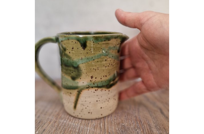 Grnne kander med lava-pletter